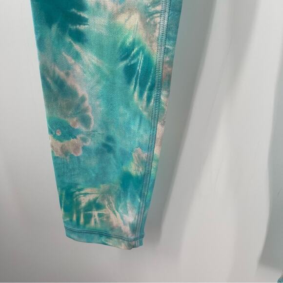 JOHNNY WAS x CALME Paddle Pants (Leggings) Aqua Keys Blue Tie Dye Gym Medium NWT - Picture 9 of 15